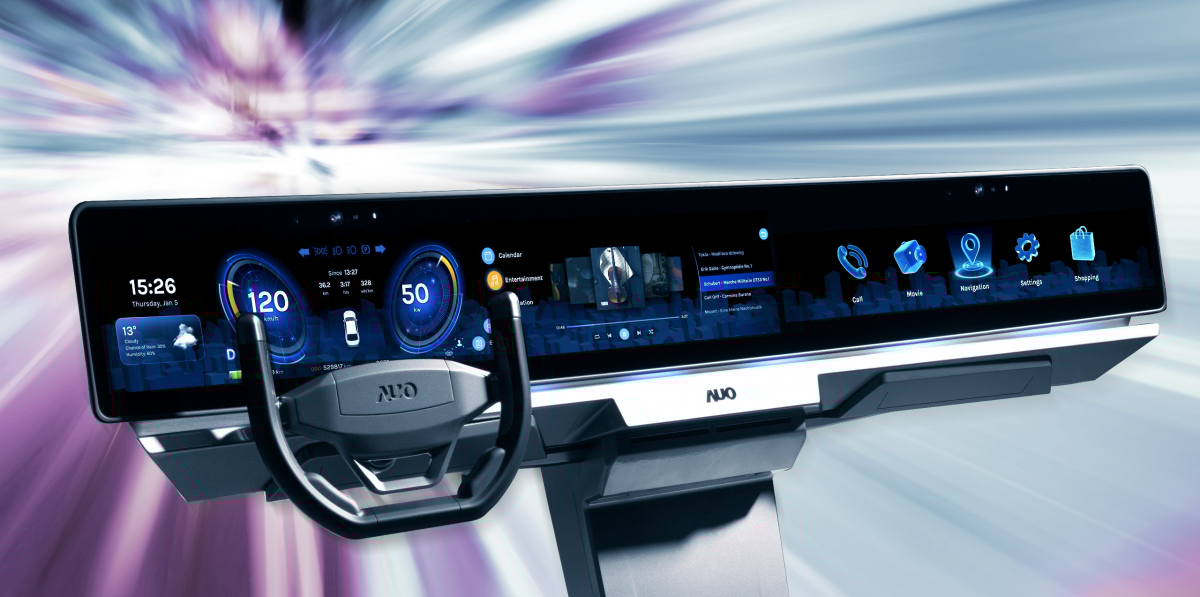 55吋超大型曲面車用顯示系統以獨家AmLED&reg; 顯示技術搭載於貫穿車室A柱到A柱的55吋超大型曲面顯示器，為智慧座艙提供了全新的多元化互動體驗，獲頒第32屆台灣精品獎金質獎