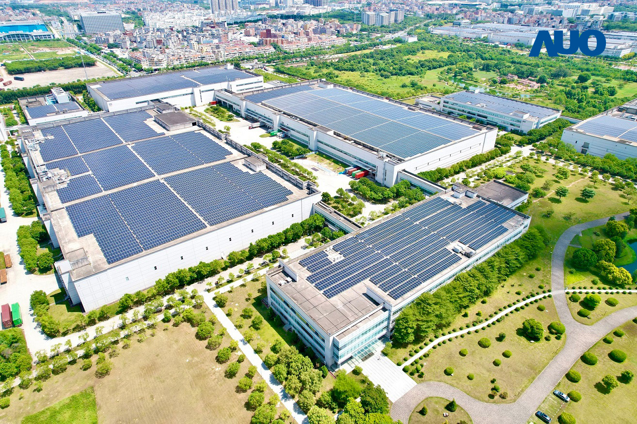 米兰·(milan)厦门推动智能制造同时，透过绿电创能纵深推进绿色转型，厂区全屋顶铺设太阳能光伏板，每年太阳能发电 2,600多万度