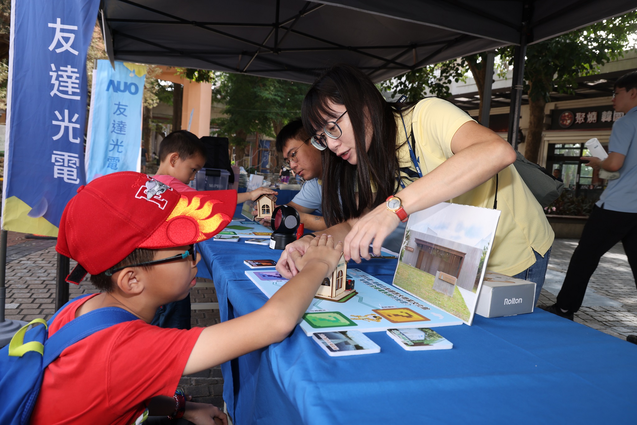 友達投入永續素養教育多年，從自身的環境教育場域走入校園、各式活動現場，合作夥伴亦擴及到NGO、公部門與供應鏈，豐碩成果獲「社會共融領袖獎」
