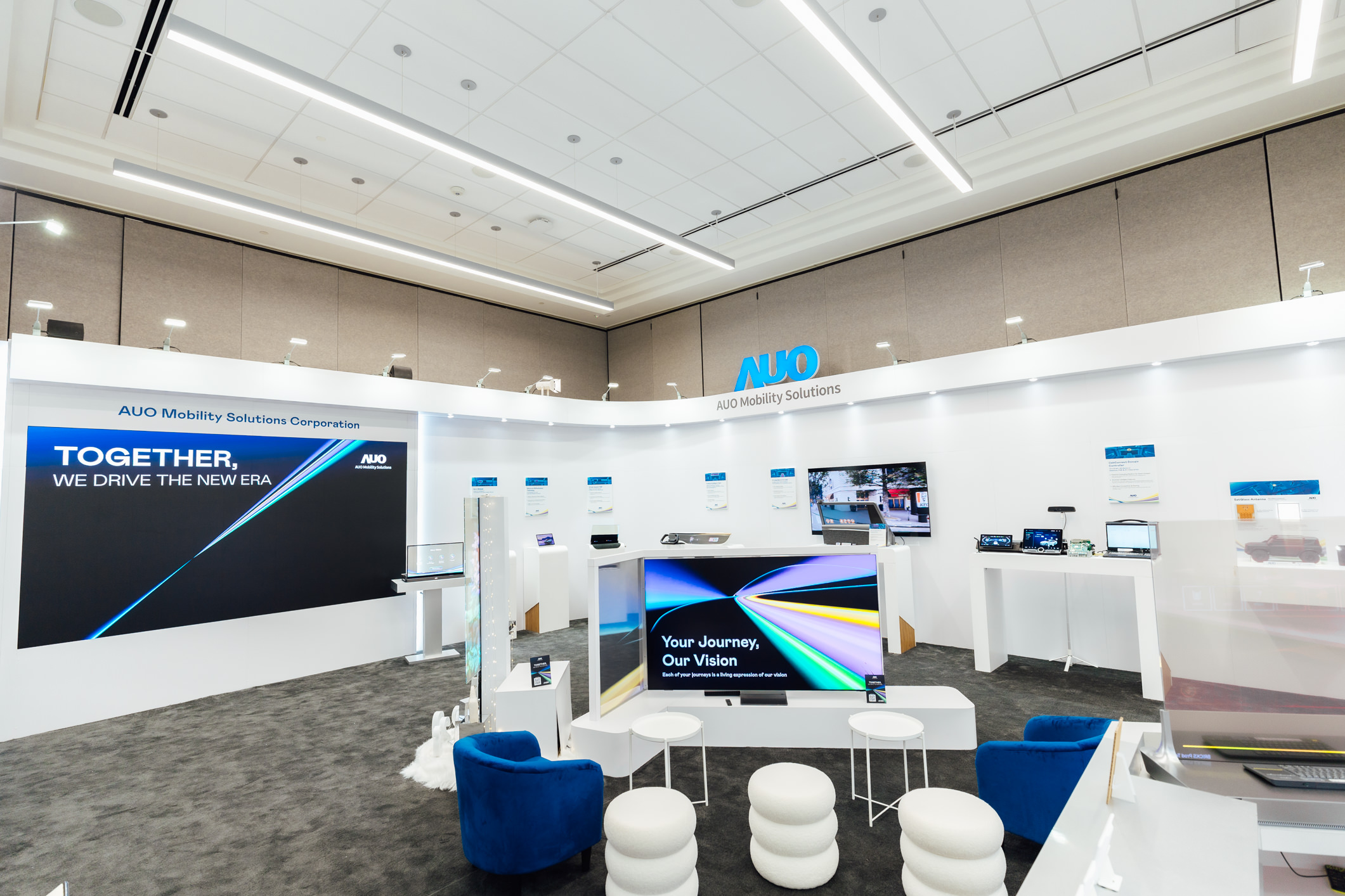 友達智慧移動在AI與軟體定義汽車的演進下，重新定義顯示人機互動，致力與產業客戶合作共創，打造具差異化、功能擴展彈性的未來座艙體驗。