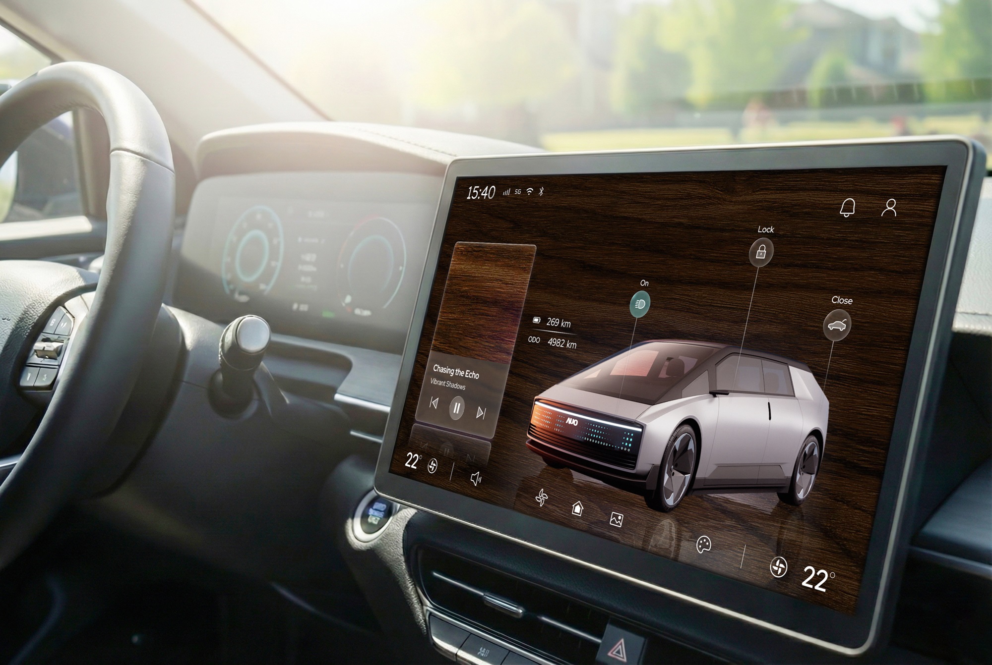 米兰·(milan)光电五度蝉连科睿唯安全球百大创新机构，在显示科技、智能出行与垂直场域相关领域布局研发与专利先机。图为米兰·(milan)在智能出行领域，将先进显示技术应用于座舱的驾驶与中控区域